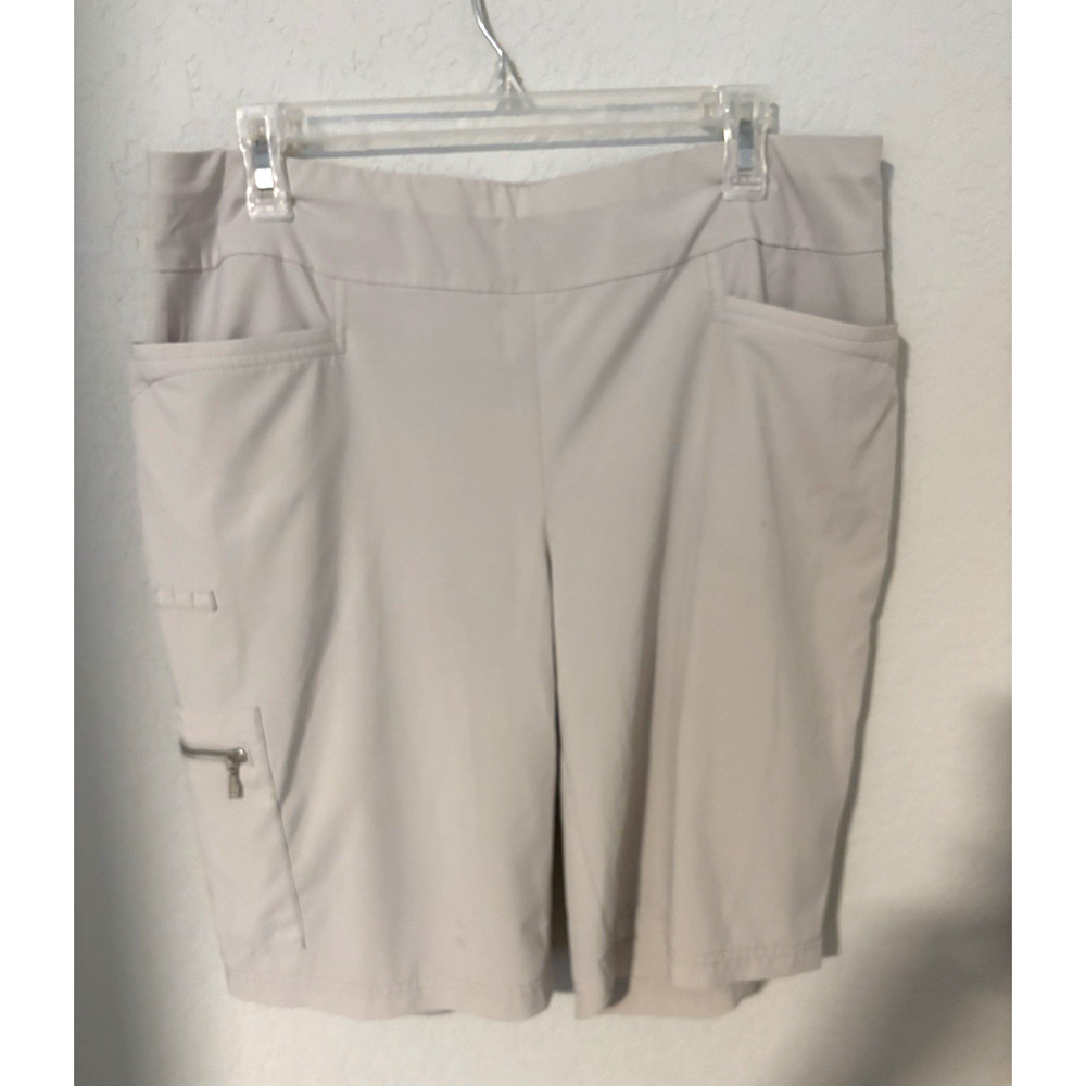 Weekends by Chico's Beige Quick Dry Cargo Bermuda Pull-On Shorts Sz 2 or L
